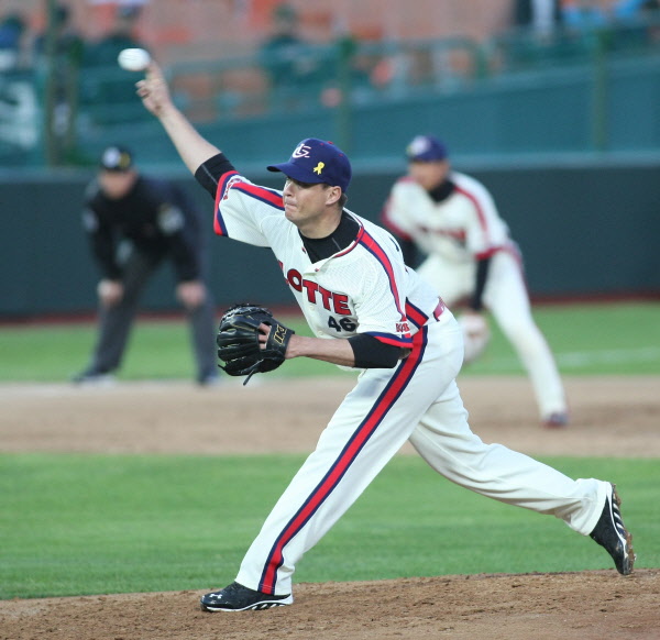 선발 등판한 옥스프링선수